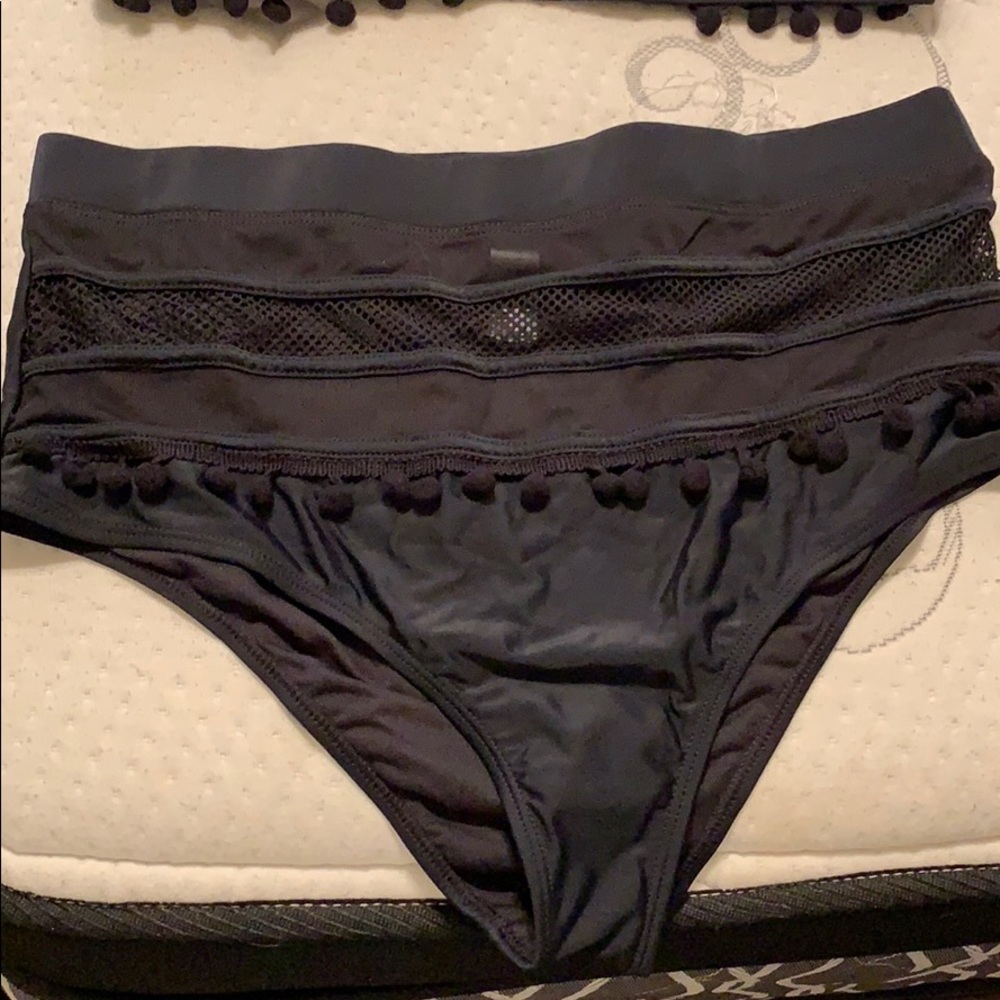Black bikini